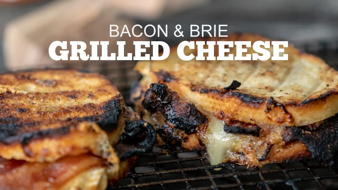 Queso a la parrilla con bacon y queso brie