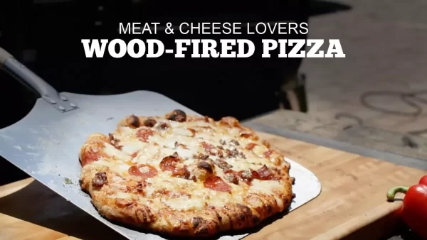 Pizza al horno de leña | Para los amantes de la carne y el queso